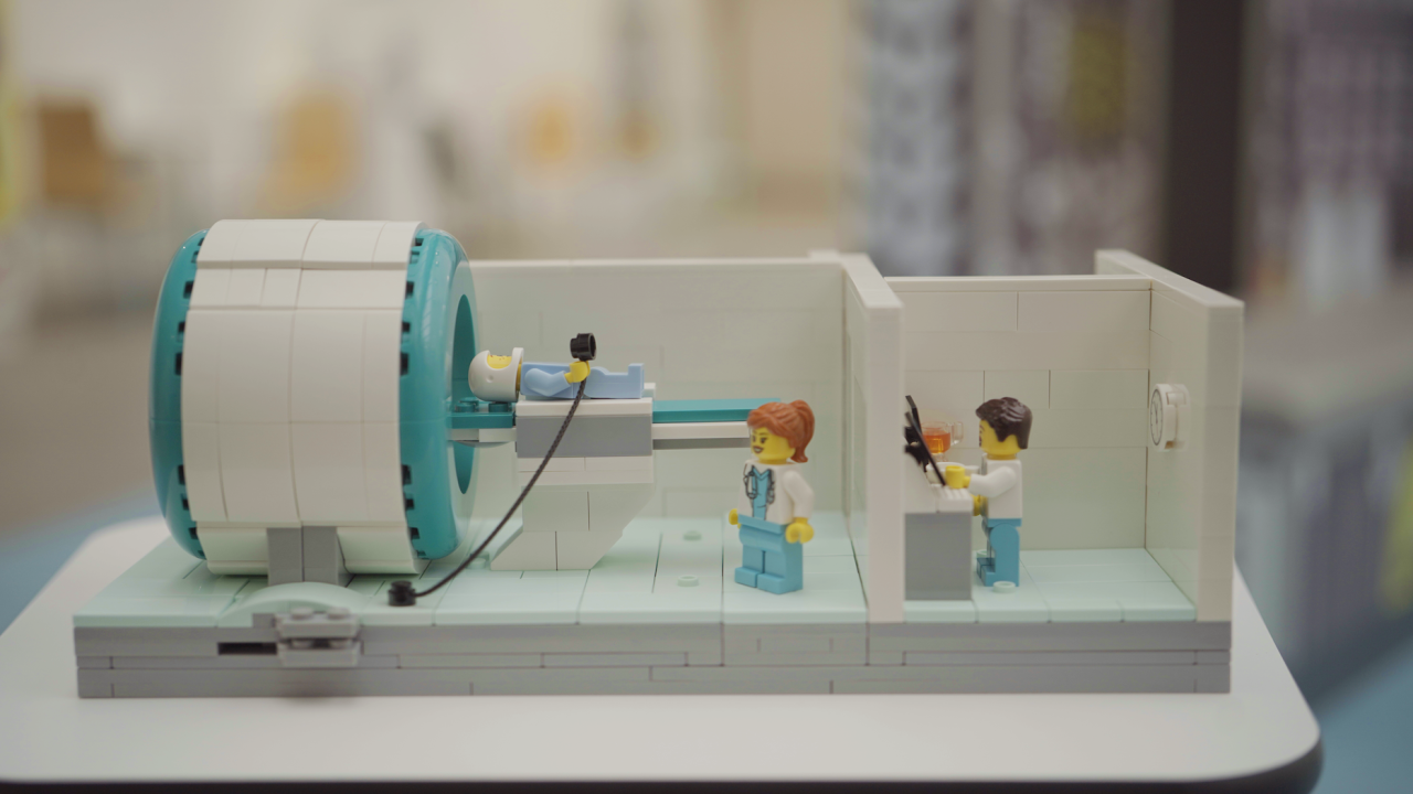 The-LEGO-MRI-Scanner-set-2
