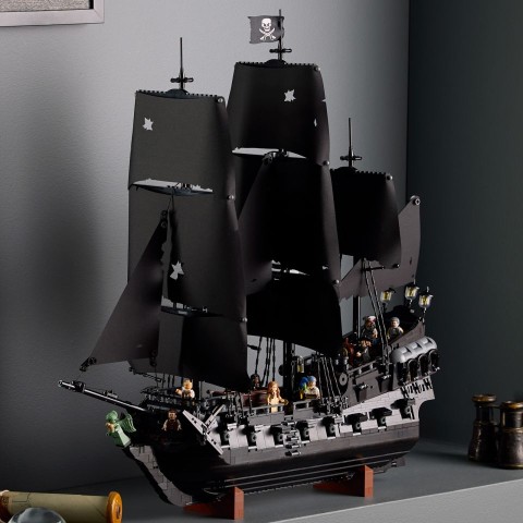Lego 10365 “Captain Jack Sparrow's Pirate Ship”