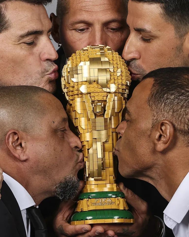 120425-LEGO_WORLD_CUP-046_4-5_crop