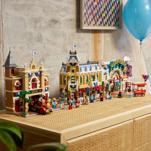 LEGO svela il nuovo set LEGO® 43302 Disney Main Street