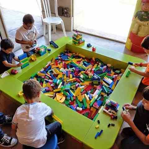 Momenti di gioco creativo per bambini e ragazzi