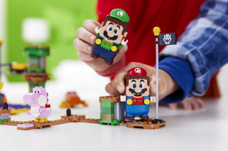 Il Gruppo LEGO moltiplica per 2 il divertimento nell'universo di LEGO® Super Mario™, con LEGO® Mario™ e LEGO® Luigi™